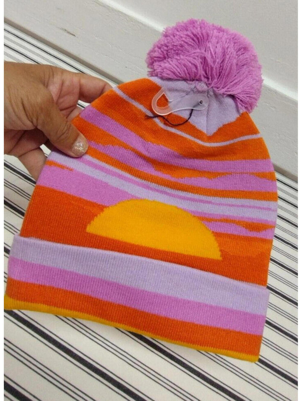 NEW Beanie Sun Sunrise Scene Vibrant Happy Colors Yellow Orange Pink Retro 70s - Picture 2 of 15